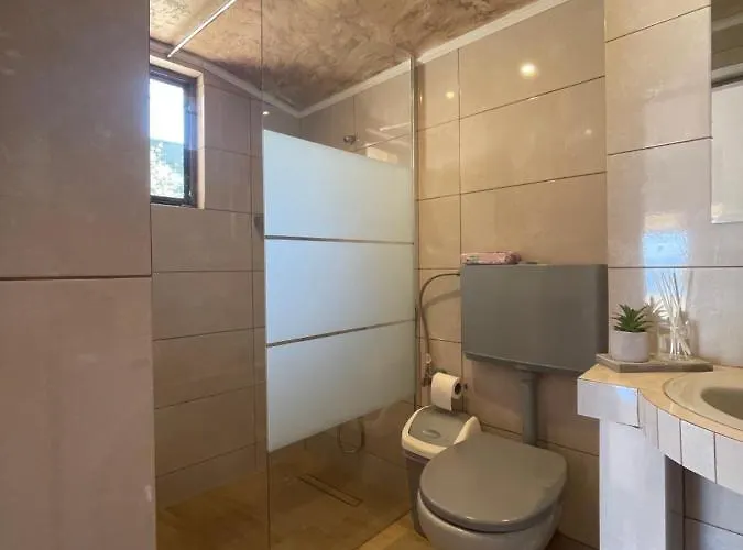 Apartment Alepochori *